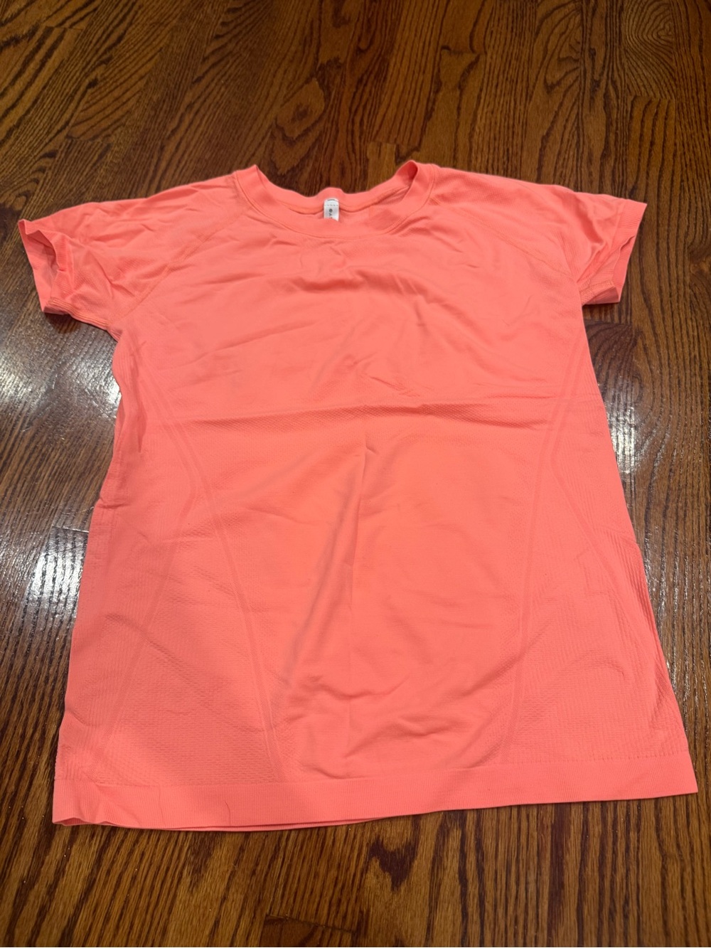 Coral Short Sleeve Seamless Momentum Active Tee